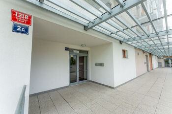 Prodej bytu 1+kk v osobním vlastnictví 34 m², Praha 5 - Hlubočepy