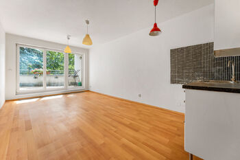 Prodej bytu 1+kk v osobním vlastnictví 34 m², Praha 5 - Hlubočepy