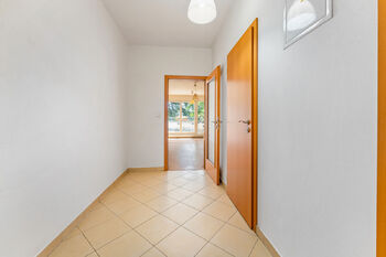 Prodej bytu 1+kk v osobním vlastnictví 34 m², Praha 5 - Hlubočepy