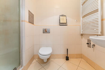 Prodej bytu 1+kk v osobním vlastnictví 34 m², Praha 5 - Hlubočepy