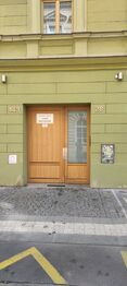 VLKOVA VJEZD DO DOMU - Prodej obchodních prostor, Praha 3 - Žižkov