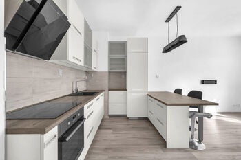 Pronájem bytu 3+kk v osobním vlastnictví 54 m², Milovice
