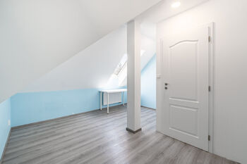Pronájem domu 137 m², Praha 9 - Horní Počernice