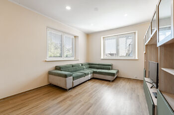 Pronájem domu 137 m², Praha 9 - Horní Počernice