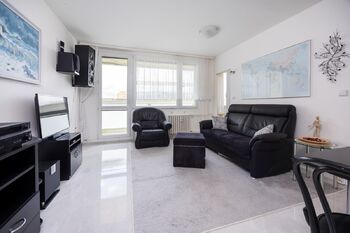 Obývací pokoj - Pronájem bytu 2+kk v družstevním vlastnictví 43 m², Praha 4 - Chodov 