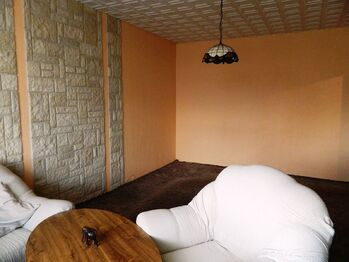 Obývací pokoj. - Prodej bytu 2+1 v osobním vlastnictví 64 m², Cheb