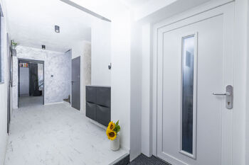 Chodba - Prodej domu 170 m², Račiněves