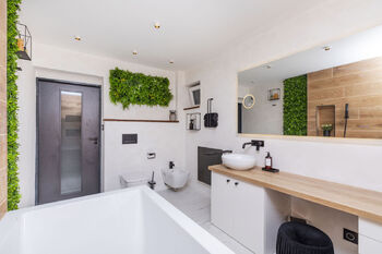 Spodní koupelna - Prodej domu 170 m², Račiněves
