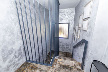 Schodiště do patra - Prodej domu 170 m², Račiněves