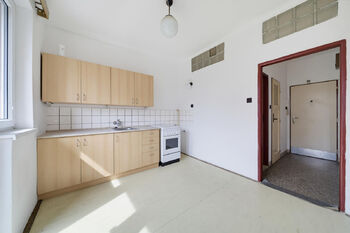 Prodej bytu 1+1 v osobním vlastnictví 36 m², Hradec Králové