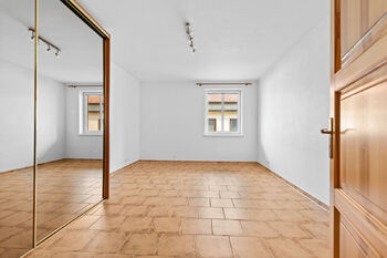 Prodej zemědělského objektu 1050 m², Slatina