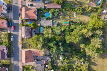 Letecký snímek nemovitosti a okolí - Prodej domu 56 m², Krakovany