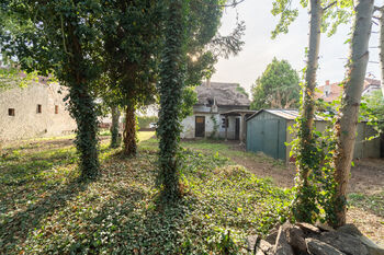 Pohled na dům z pozemku - Prodej domu 56 m², Krakovany