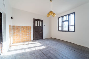 Interiér domu - Prodej domu 56 m², Krakovany