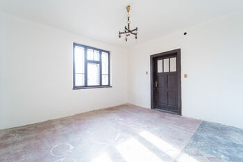 Interiér domu - Prodej domu 56 m², Krakovany