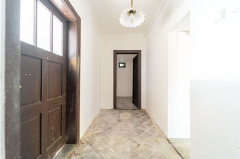 Interiér domu - Prodej domu 56 m², Krakovany