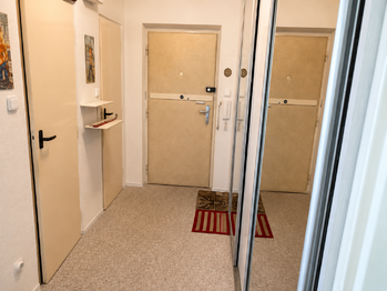 Vstupní chodba - Pronájem bytu 2+1 v osobním vlastnictví 57 m², Praha 10 - Záběhlice
