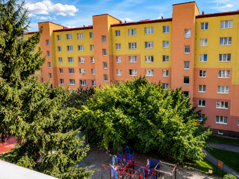 Výhled z Lodžie - Pronájem bytu 2+1 v osobním vlastnictví 57 m², Praha 10 - Záběhlice