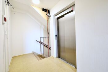 Prodej bytu 4+1 v osobním vlastnictví 72 m², Praha 10 - Záběhlice
