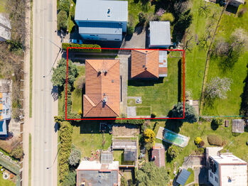 Prodej pozemku 984 m², Praha 10 - Kolovraty