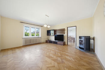 Prodej pozemku 984 m², Praha 10 - Kolovraty