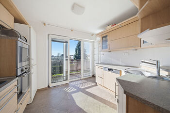 Prodej pozemku 984 m², Praha 10 - Kolovraty