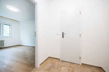 Chodba s komorou - Pronájem bytu 2+kk v osobním vlastnictví 43 m², Ústí nad Labem