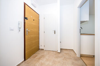 Vstupní chodba - Pronájem bytu 2+kk v osobním vlastnictví 43 m², Ústí nad Labem