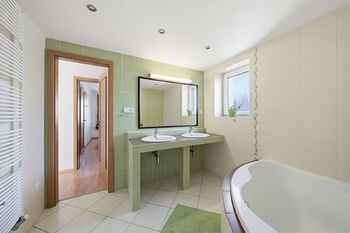 Prodej domu 238 m², Praha 10 - Kolovraty
