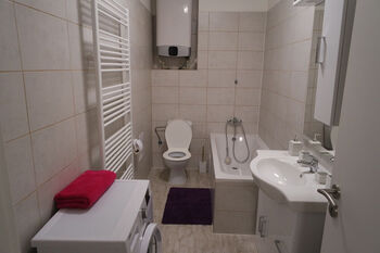 Pronájem bytu 2+kk v osobním vlastnictví 37 m², Hradec Králové