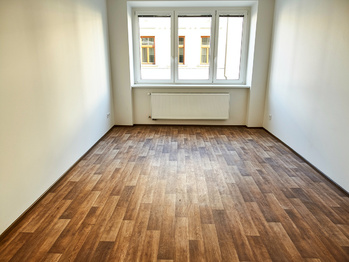 Pronájem bytu 2+1 v osobním vlastnictví 78 m², Pardubice