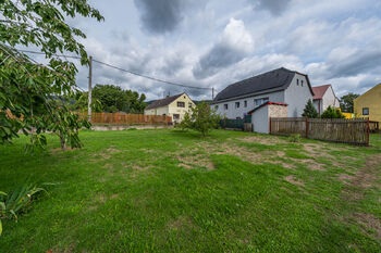 Prodej pozemku 991 m², Přestanov