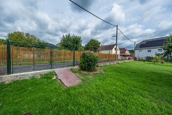 Prodej pozemku 991 m², Přestanov