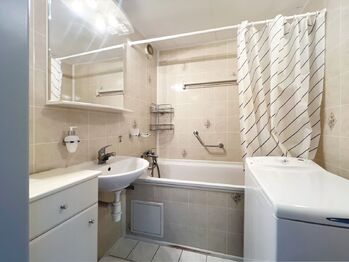 Prodej bytu 3+kk v osobním vlastnictví 60 m², Praha 4 - Chodov