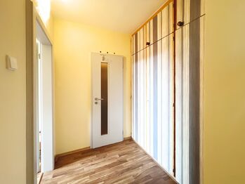 Byt jistě zaujme svou oblíbenou dispozicí, dostatkem úložných prostor. - Prodej bytu 3+kk v osobním vlastnictví 60 m², Praha 4 - Chodov