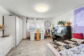 Pokoj - Prodej domu 222 m², Kly