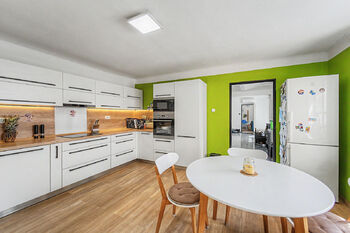 Prodej domu 222 m², Kly