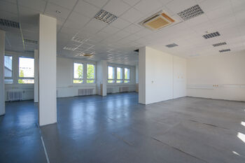 Pronájem kancelářských prostor 171 m², Hradec Králové