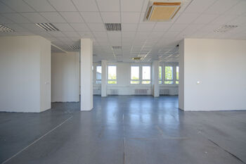 Pronájem kancelářských prostor 171 m², Hradec Králové