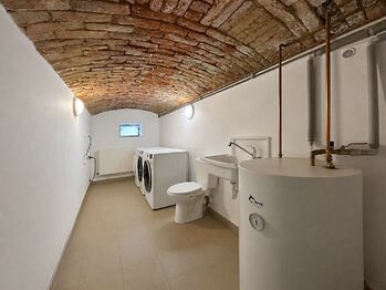 Společná prádelna - Prodej bytu atypický v osobním vlastnictví 204 m², České Budějovice