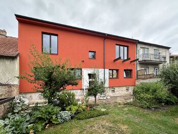 Pohled z vnitrobloku - Prodej bytu atypický v osobním vlastnictví 204 m², České Budějovice