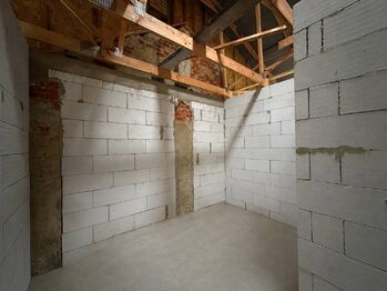 Nebytový prostor - Koupelna - Prodej bytu atypický v osobním vlastnictví 204 m², České Budějovice