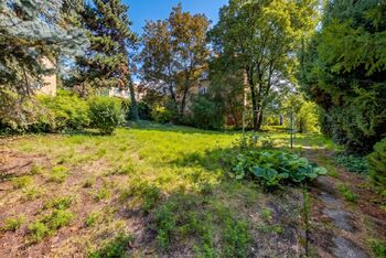 Zahrada sloužící obyvatelům domu - Pronájem bytu 2+kk v osobním vlastnictví 54 m², Praha 4 - Podolí