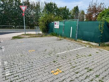 Parkovací stání - Pronájem bytu 2+1 v osobním vlastnictví 66 m², Nupaky
