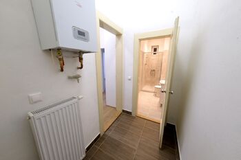 Chodba 3,44 m² - Pronájem bytu 2+kk v osobním vlastnictví 35 m², Praha 8 - Libeň