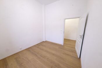 2 Pokoj 9,86 m² - Pronájem bytu 2+kk v osobním vlastnictví 35 m², Praha 8 - Libeň