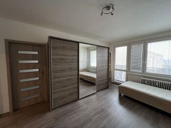 pokoj - Pronájem bytu 3+kk v osobním vlastnictví 70 m², Chrudim