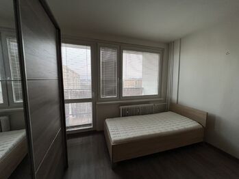 pokoj - Pronájem bytu 3+kk v osobním vlastnictví 70 m², Chrudim