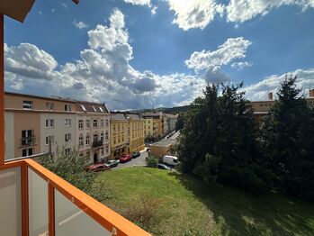 Výhled z balkonu - Pronájem bytu 3+1 v družstevním vlastnictví 61 m², Teplice 