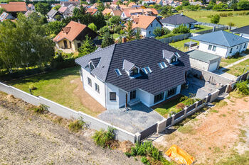 Prodej domu 179 m², Bříství